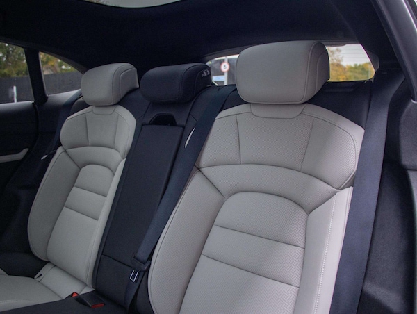 Used Porsche Taycan 2022 for sale - 76329143: Photo 30