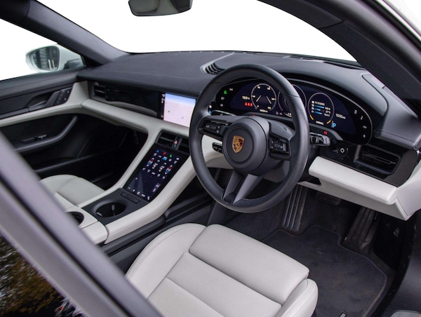 Used Porsche Taycan 2022 for sale - 76329143: Photo 5