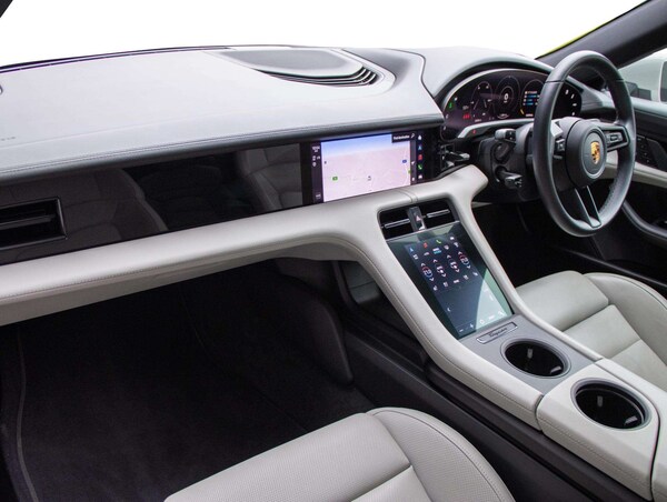 Used Porsche Taycan 2022 for sale - 76329143: Photo 9