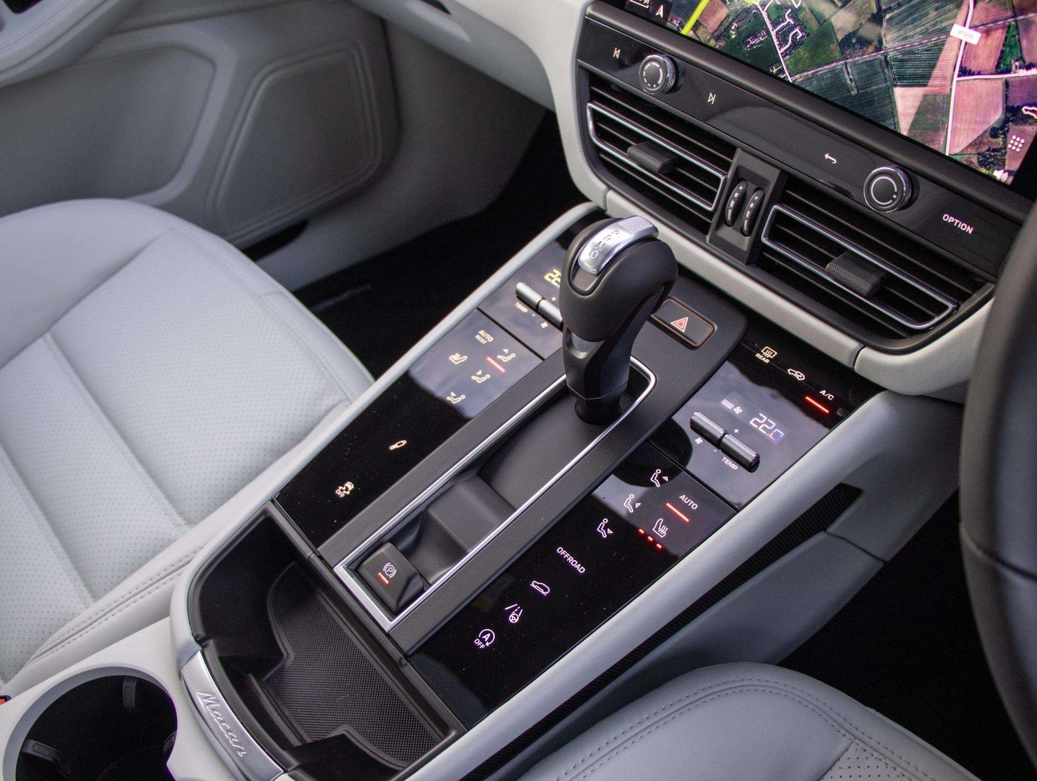 Used Porsche Macan 2025 for sale - 76916040: Photo 11