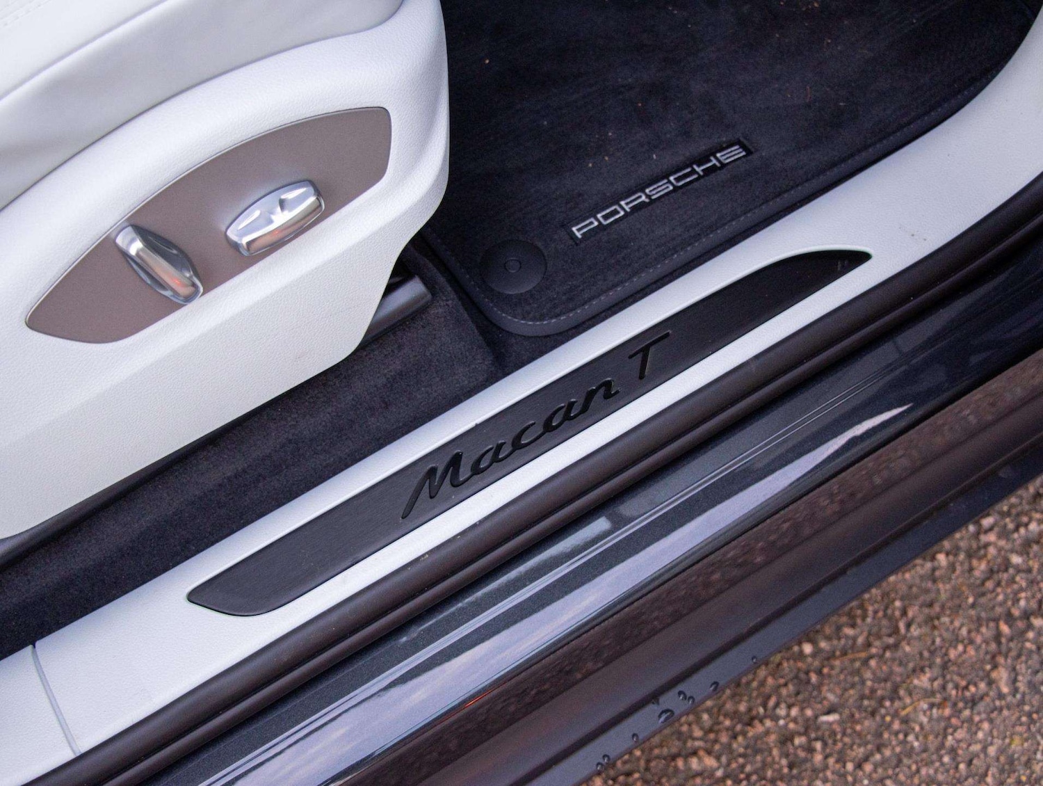 Used Porsche Macan 2025 for sale - 76916040: Photo 16