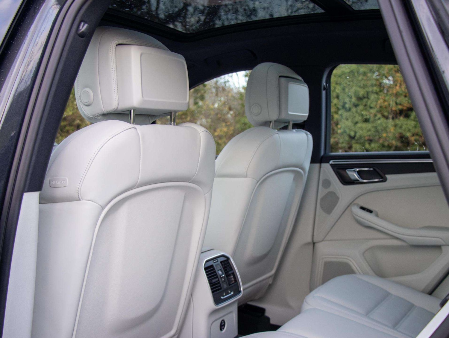 Used Porsche Macan 2025 for sale - 76916040: Photo 32