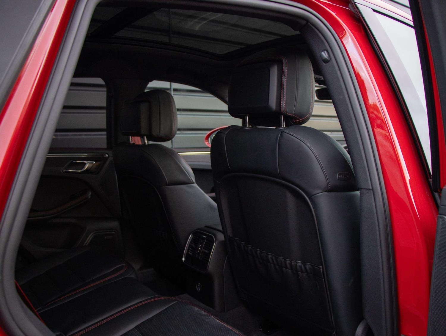 Used Porsche Macan 2025 for sale - 76827713: Photo 25