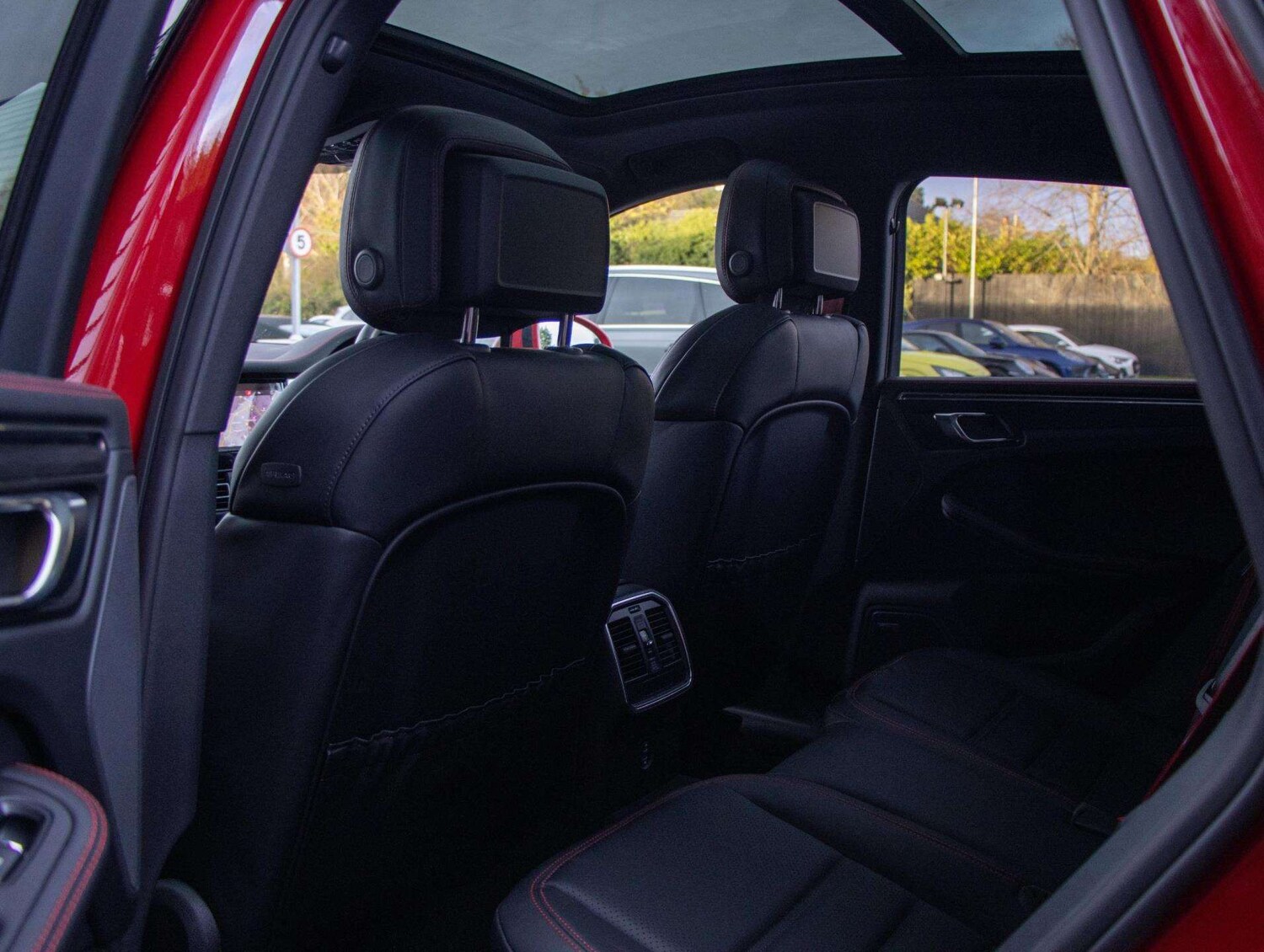 Used Porsche Macan 2025 for sale - 76827713: Photo 28