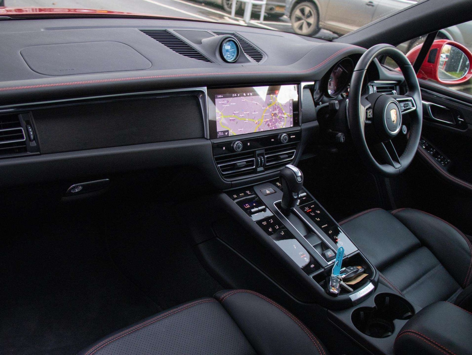 Used Porsche Macan 2025 for sale - 76938246: Photo 10