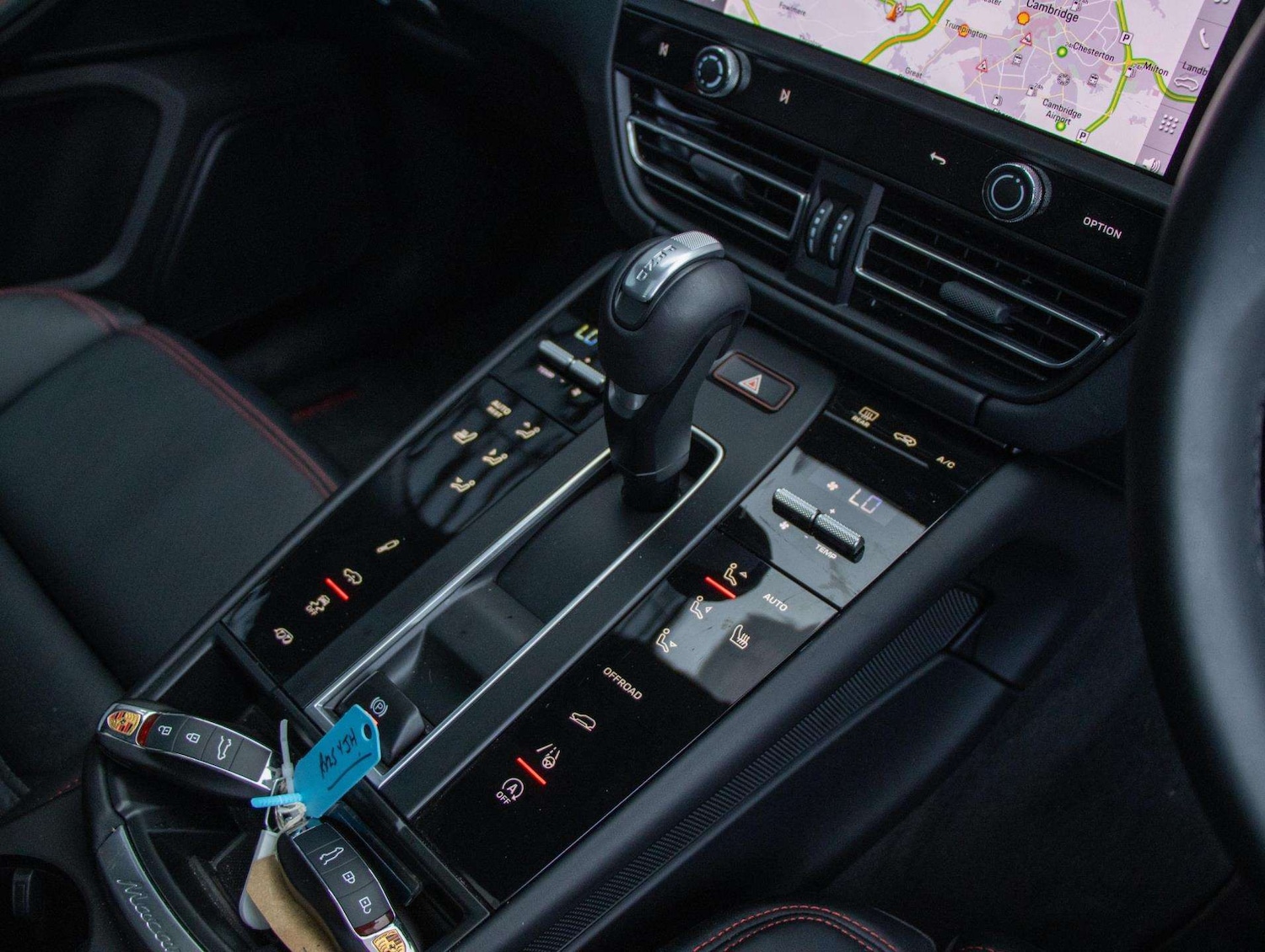 Used Porsche Macan 2025 for sale - 76938246: Photo 11