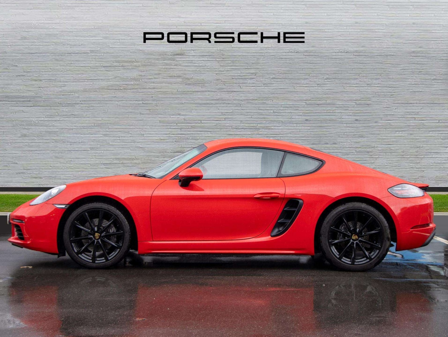 Used Porsche Cayman 2018 for sale - 77334020: Photo 2