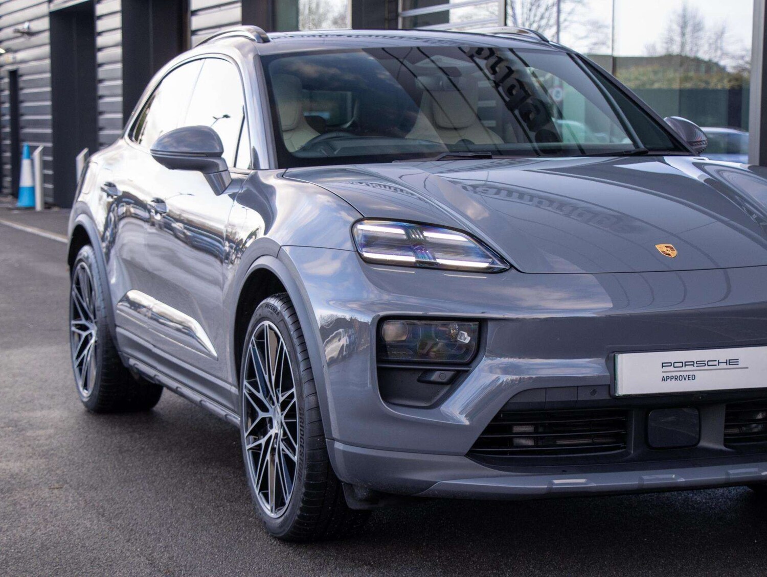 Used Porsche Macan 2025 for sale - 77458444: Photo 18