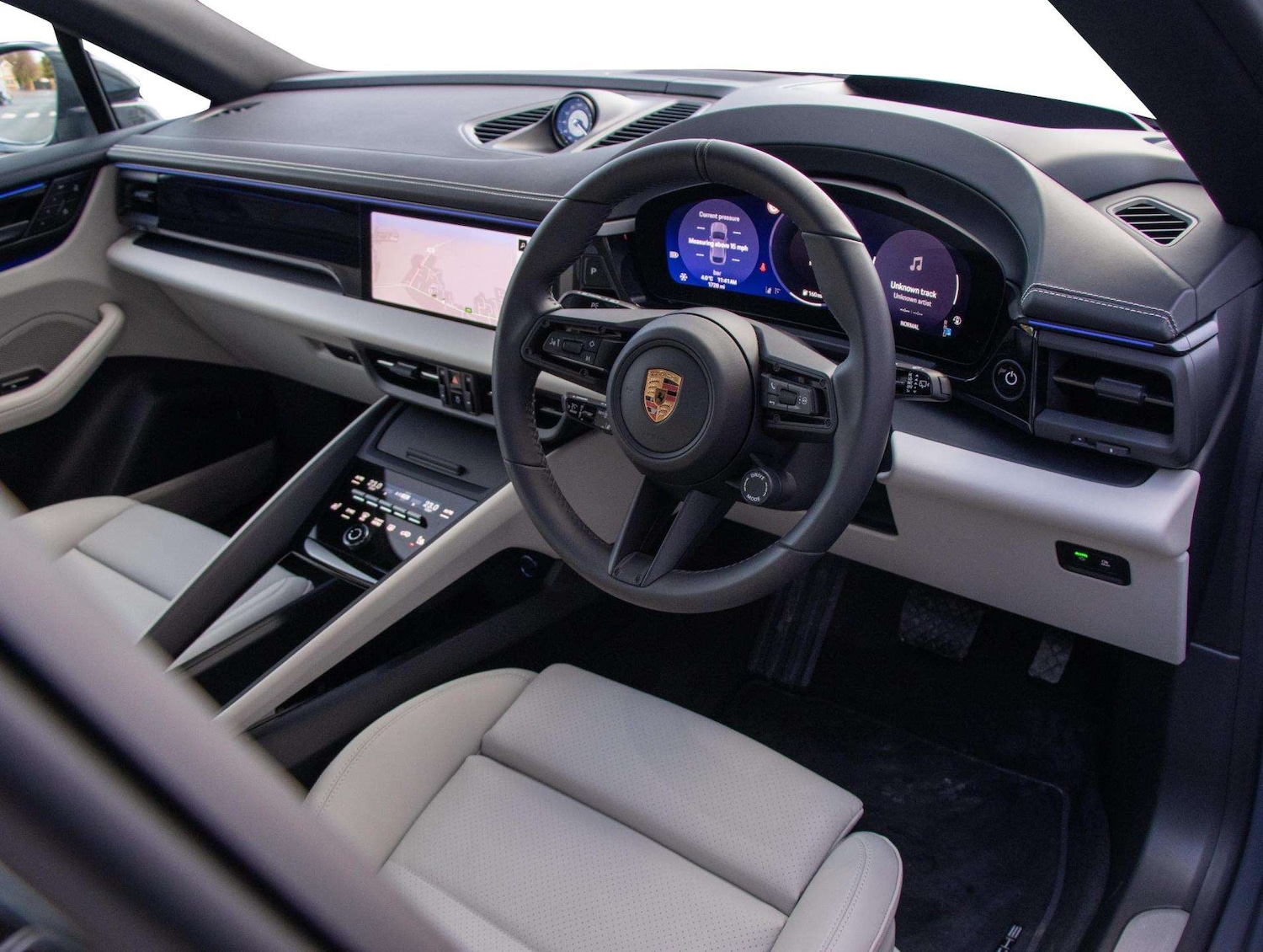 Used Porsche Macan 2025 for sale - 77458444: Photo 5