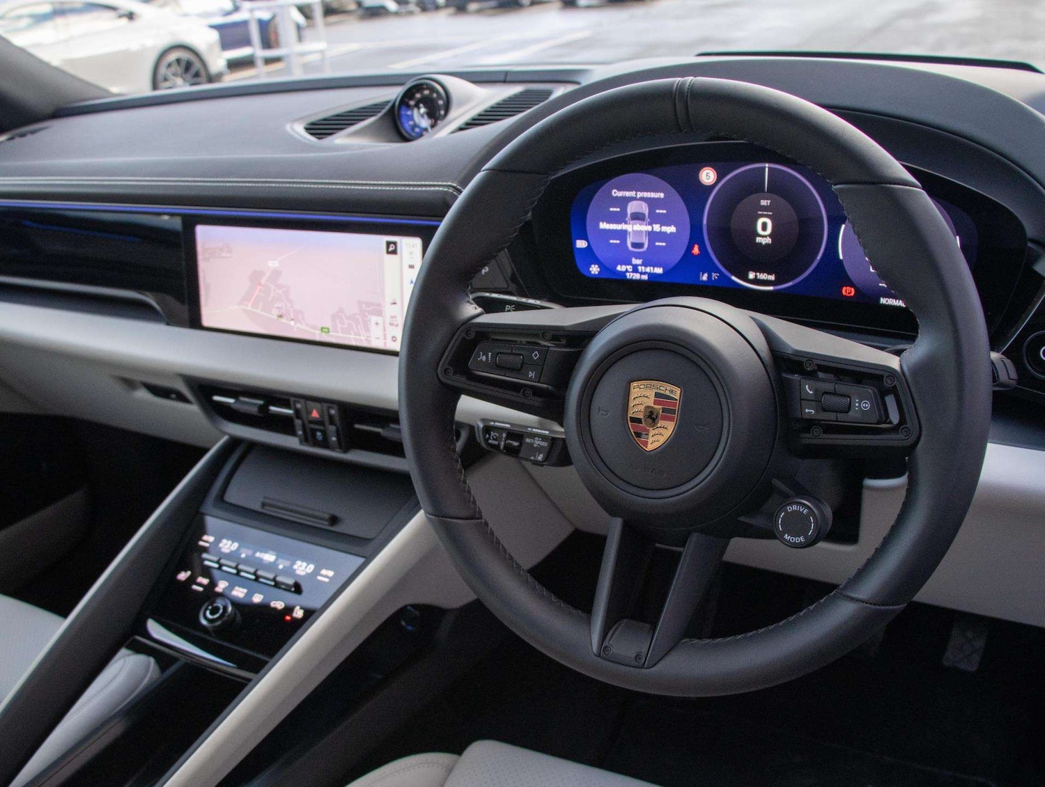 Used Porsche Macan 2025 for sale - 77458444: Photo 9