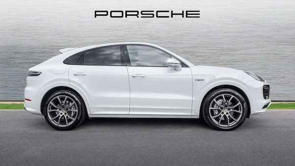 Used Porsche Cayenne 2022 for sale - 76339588: Photo 2