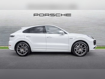 Used Porsche Cayenne 2022 for sale - 76339588: Photo 2