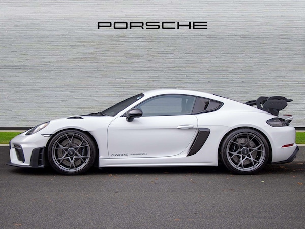 Used Porsche Cayman 2024 for sale - 76310710: Photo 2