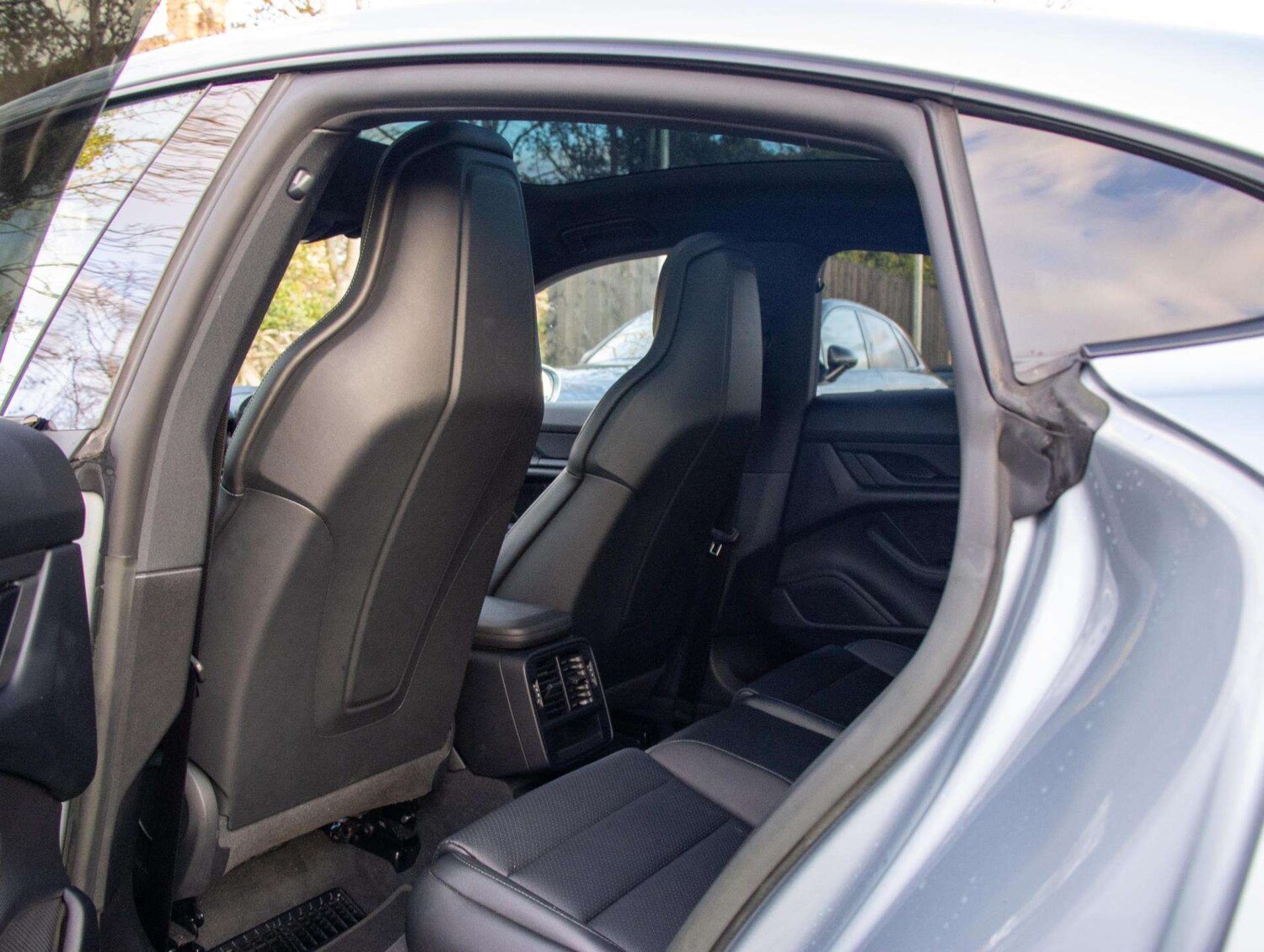 Used Porsche Taycan 2023 for sale - 77500293: Photo 27