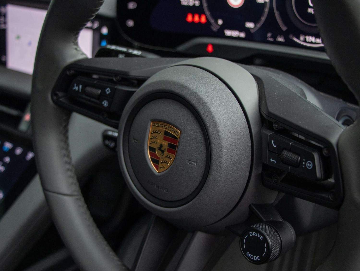 Used Porsche Taycan 2022 for sale - 76624621: Photo 12