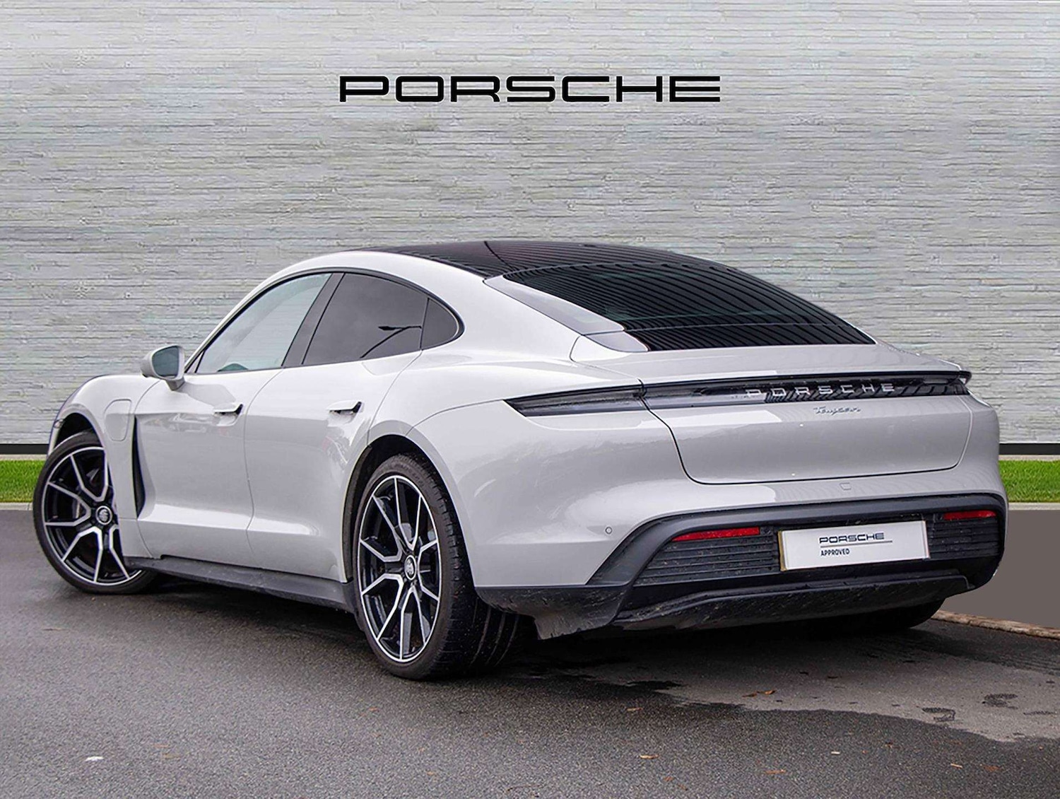 Used Porsche Taycan 2022 for sale - 76624621: Photo 3