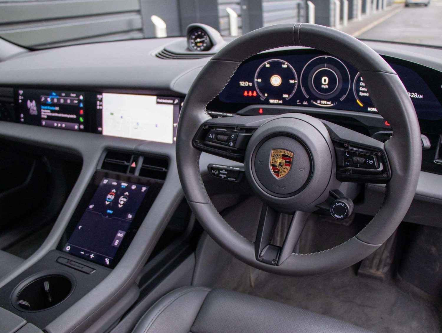 Used Porsche Taycan 2022 for sale - 76624621: Photo 9