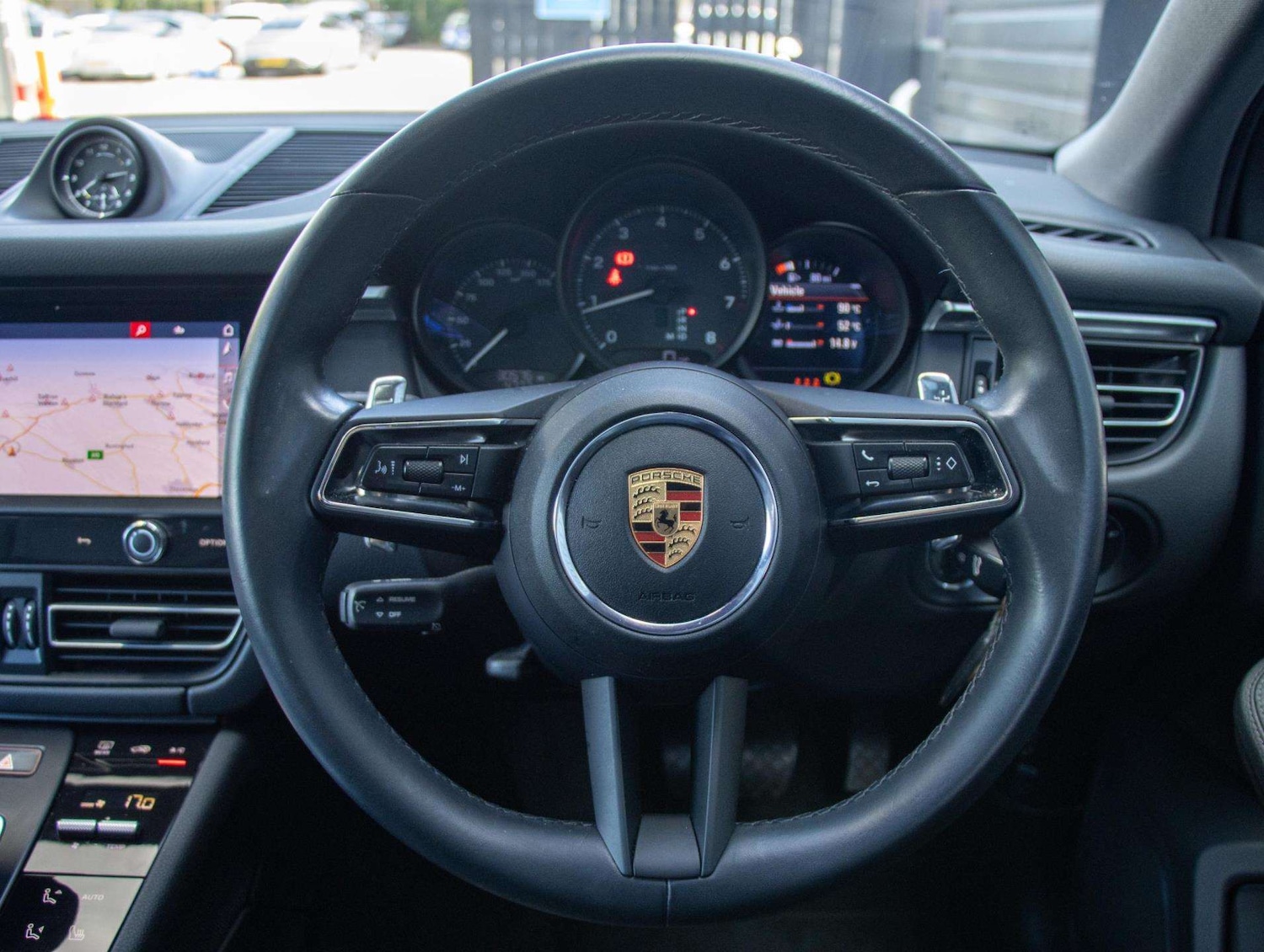 Used Porsche Macan 2023 for sale - 76978908: Photo 14