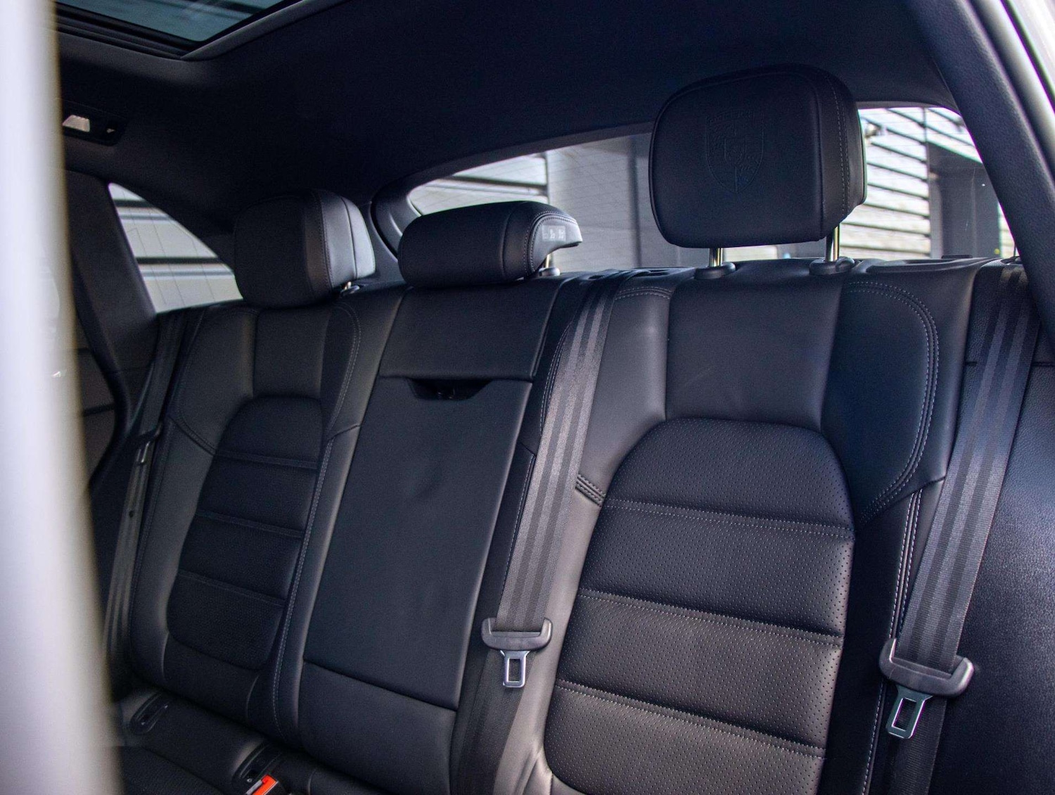 Used Porsche Macan 2023 for sale - 76978908: Photo 31