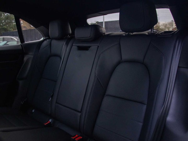 Used Porsche Macan 2024 for sale - 73535528: Photo 32