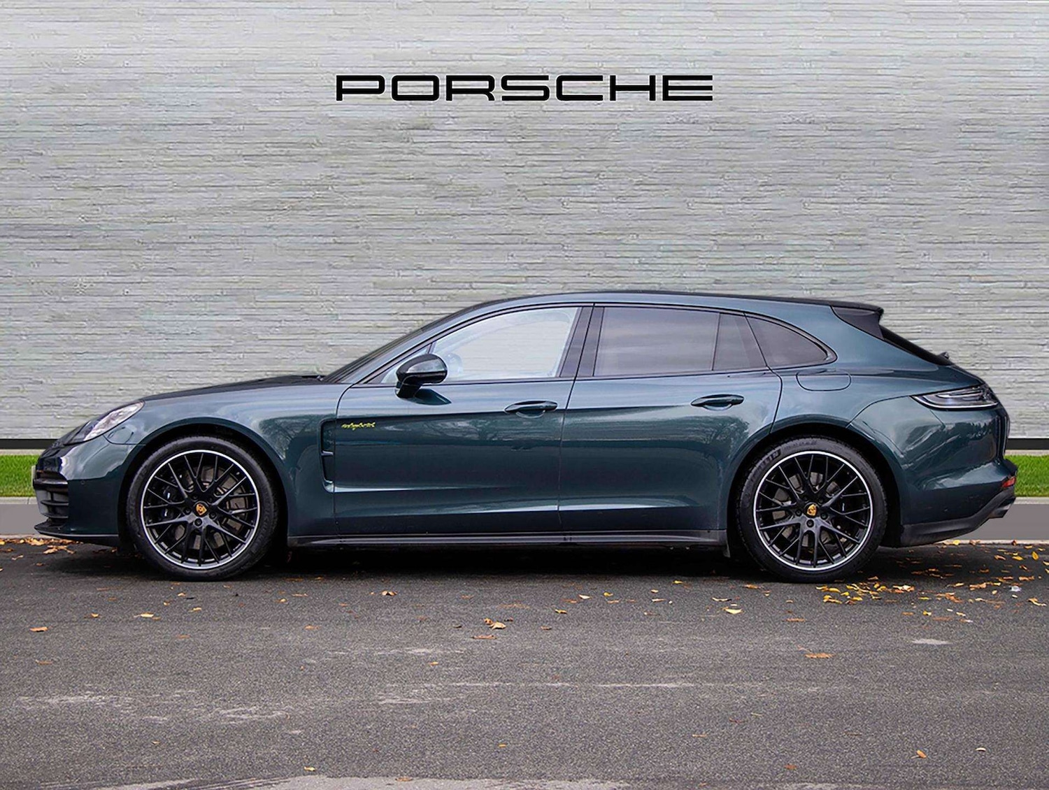 Used Porsche Panamera 2021 for sale - 76553271: Photo 2
