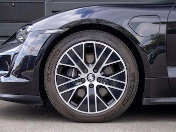 Used Porsche Taycan 2021 for sale - 78451576: Photo
