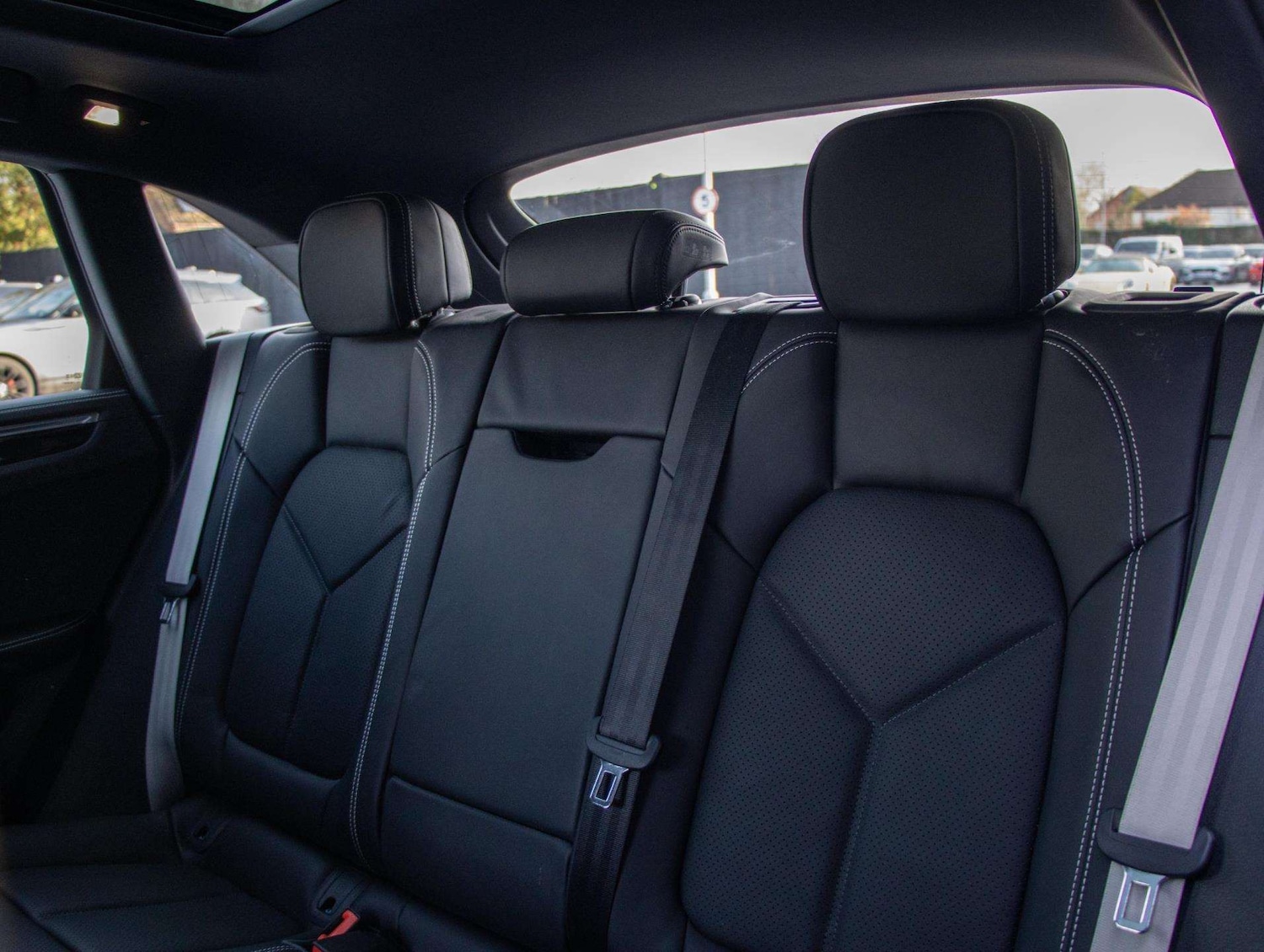 Used Porsche Macan 2024 for sale - 77123541: Photo 31