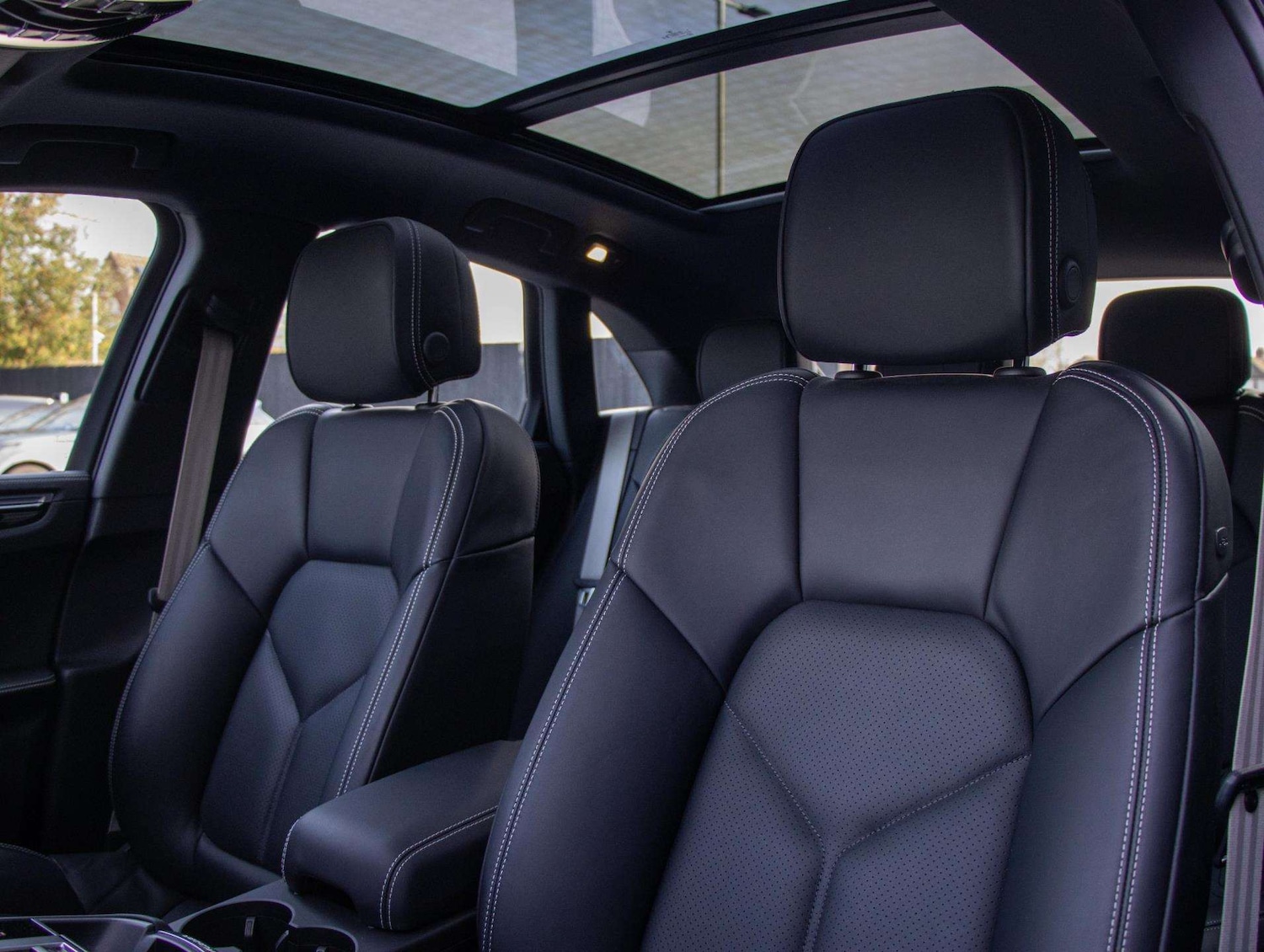 Used Porsche Macan 2024 for sale - 77123541: Photo 32