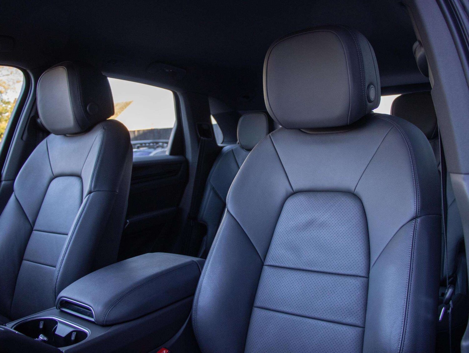 Used Porsche Cayenne 2023 for sale - 76624698: Photo 31