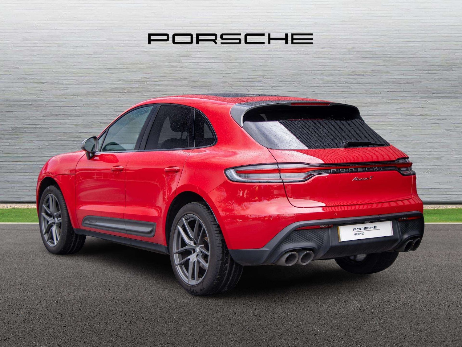 Used Porsche Macan 2024 for sale - 78037677: Photo 2