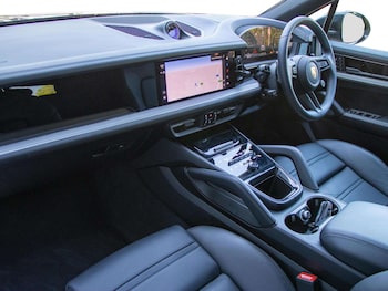 Used Porsche Cayenne 2025 for sale - 78451901: Photo