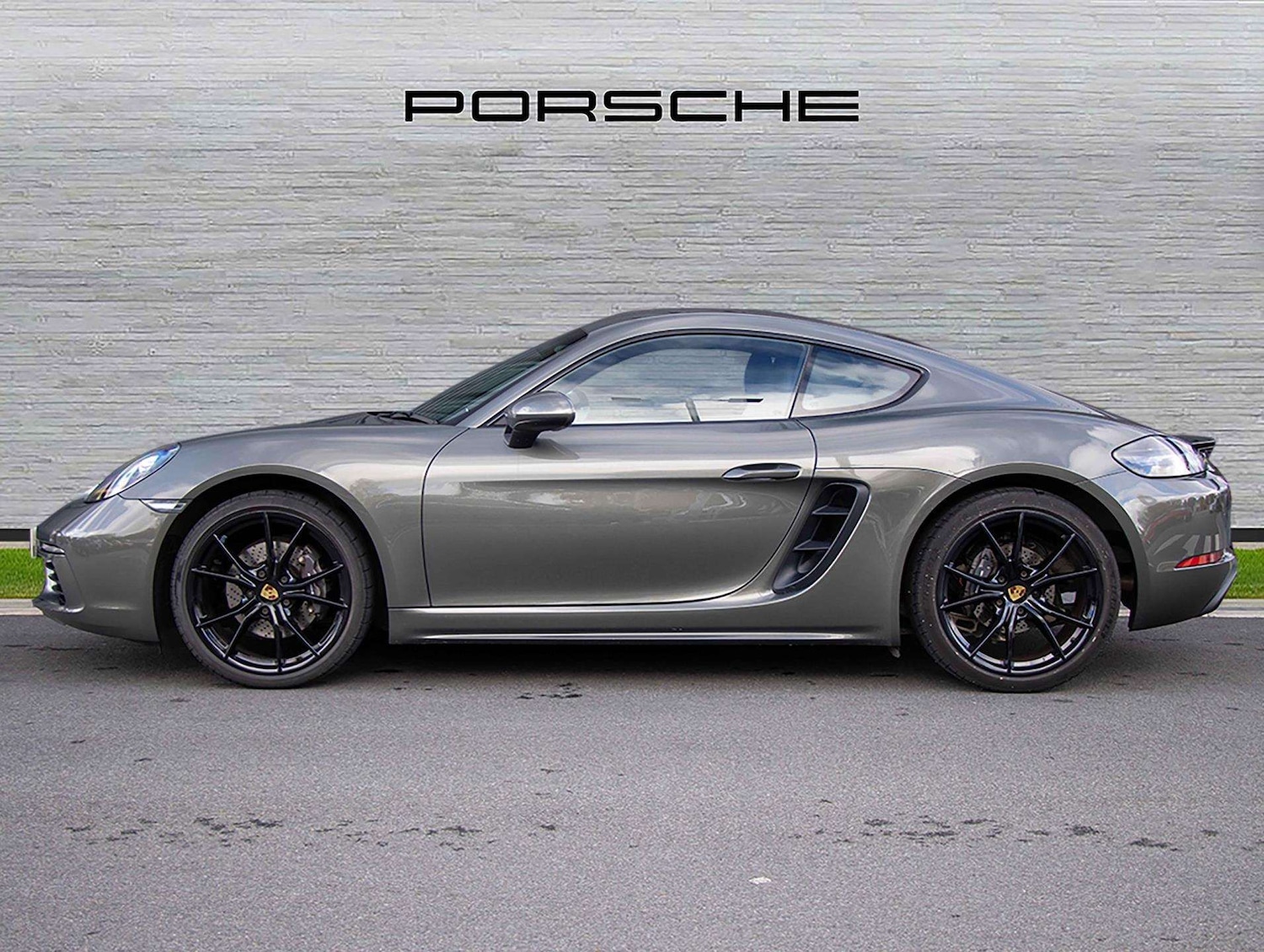 Used Porsche Cayman 2022 for sale - 76421126: Photo 2