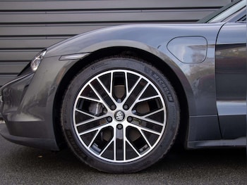 Used Porsche Taycan 2022 for sale - 77194475: Photo