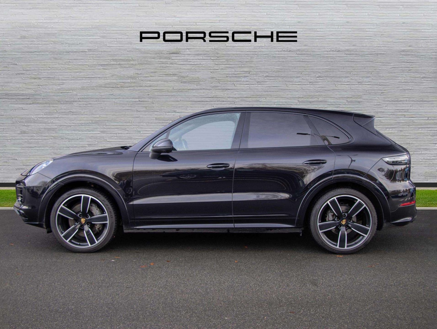Used Porsche Cayenne 2019 for sale - 77123331: Photo 2