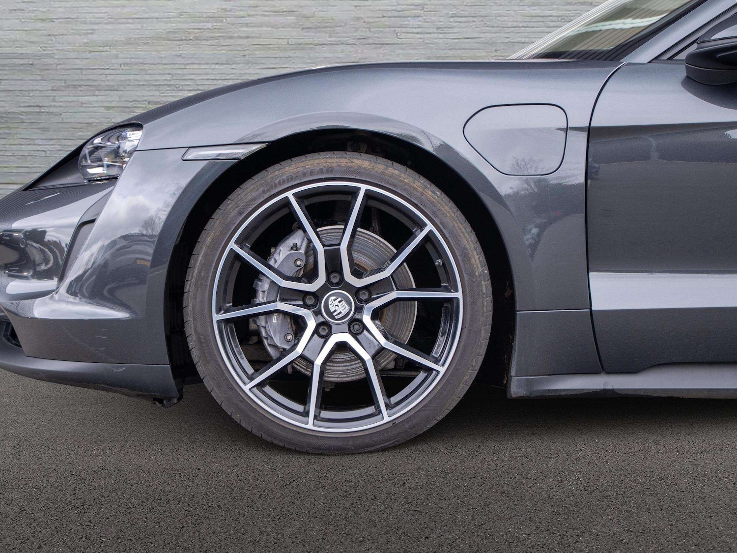 Used Porsche Taycan 2022 for sale - 78024441: Photo 4