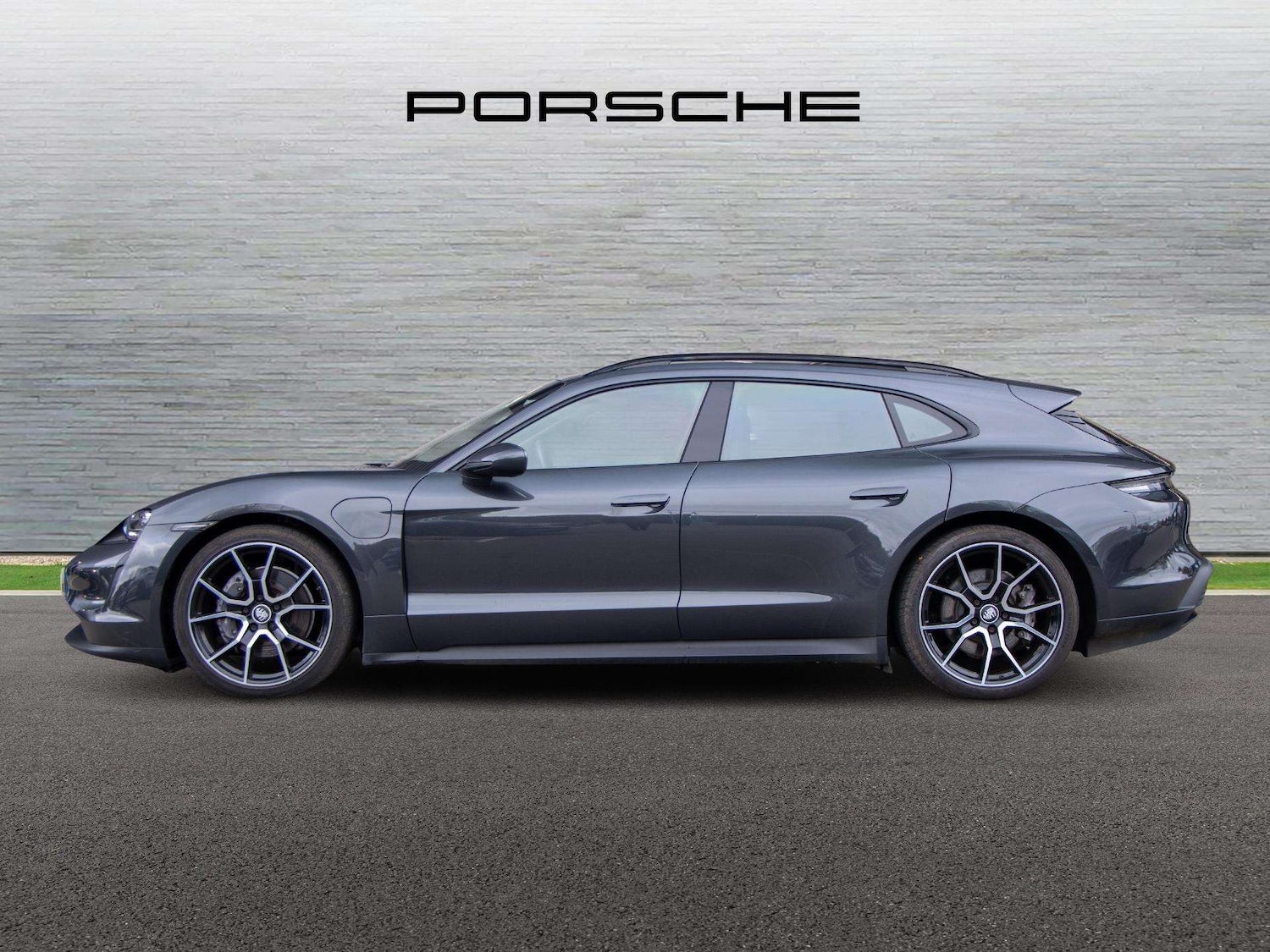 Used Porsche Taycan 2022 for sale - 78024441: Photo 5