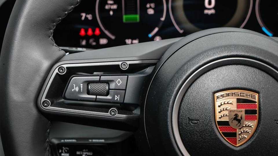 Used Porsche Taycan 2025 for sale - 77827320: Photo 13