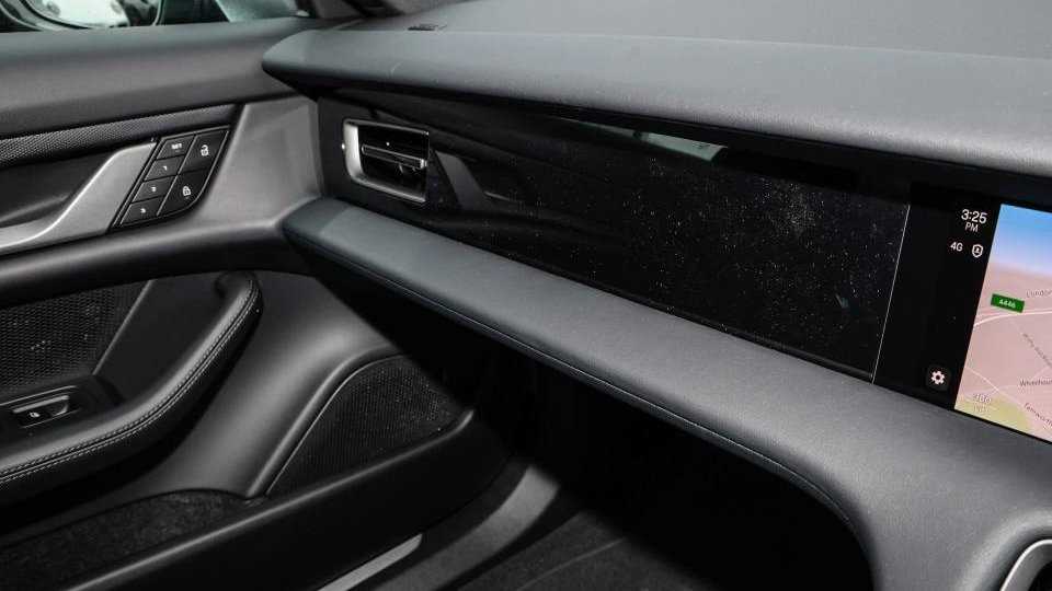 Used Porsche Taycan 2025 for sale - 77827320: Photo 14