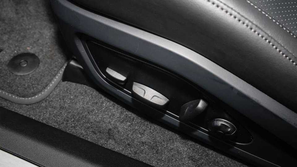 Used Porsche Taycan 2025 for sale - 77827320: Photo 15