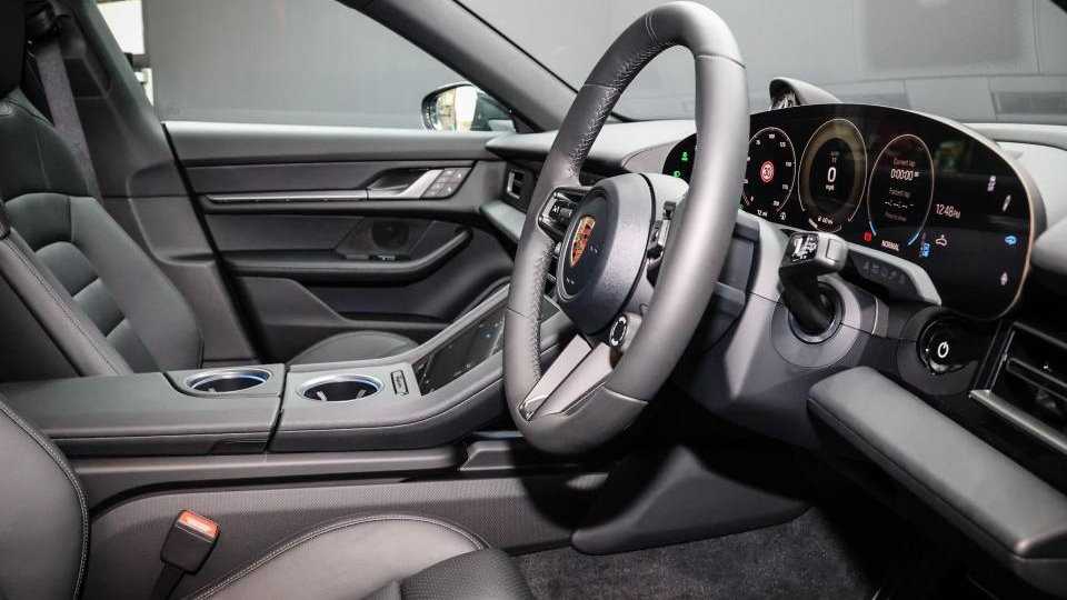 Used Porsche Taycan 2025 for sale - 77827320: Photo 18