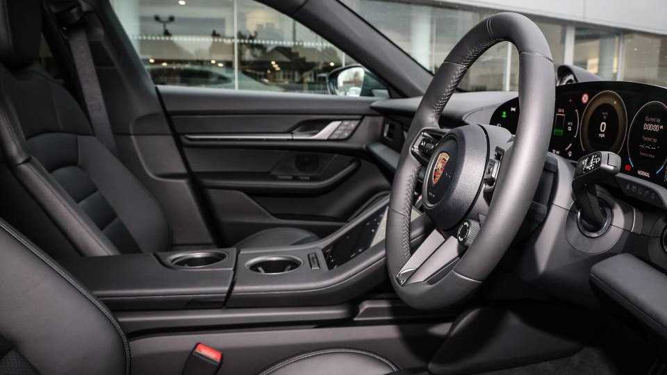 Used Porsche Taycan 2025 for sale - 77827320: Photo 31