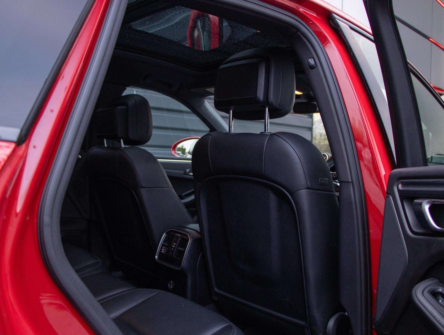 Used Porsche Macan 2018 for sale - 77334095: Photo 24