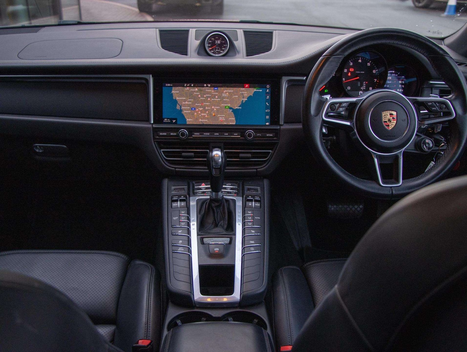 Used Porsche Macan 2018 for sale - 77334095: Photo 27