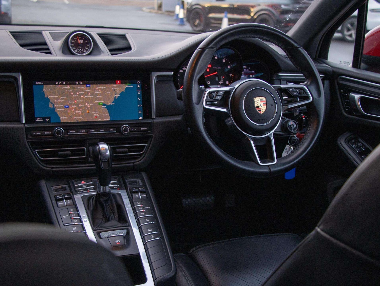 Used Porsche Macan 2018 for sale - 77334095: Photo 30