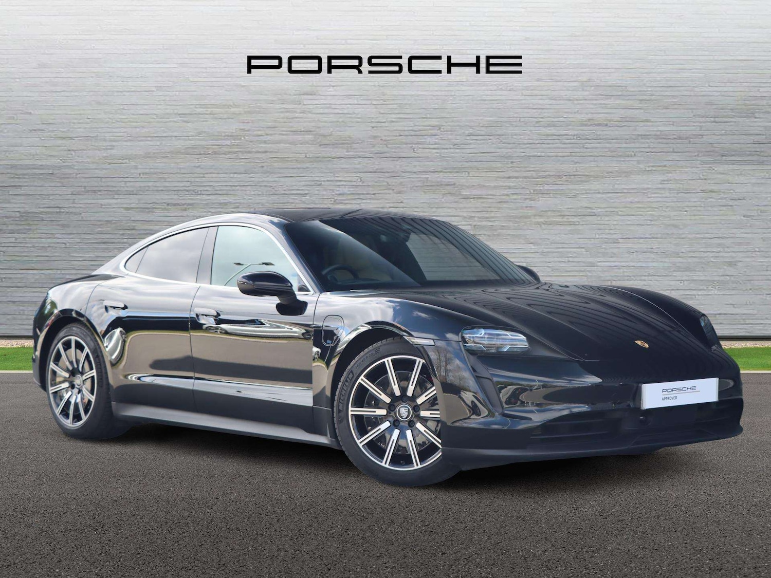 Used Porsche Taycan 2021 for sale - 78119025: Photo 2