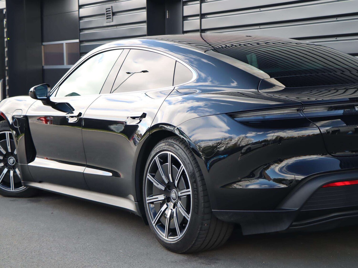 Used Porsche Taycan 2021 for sale - 78119025: Photo 34