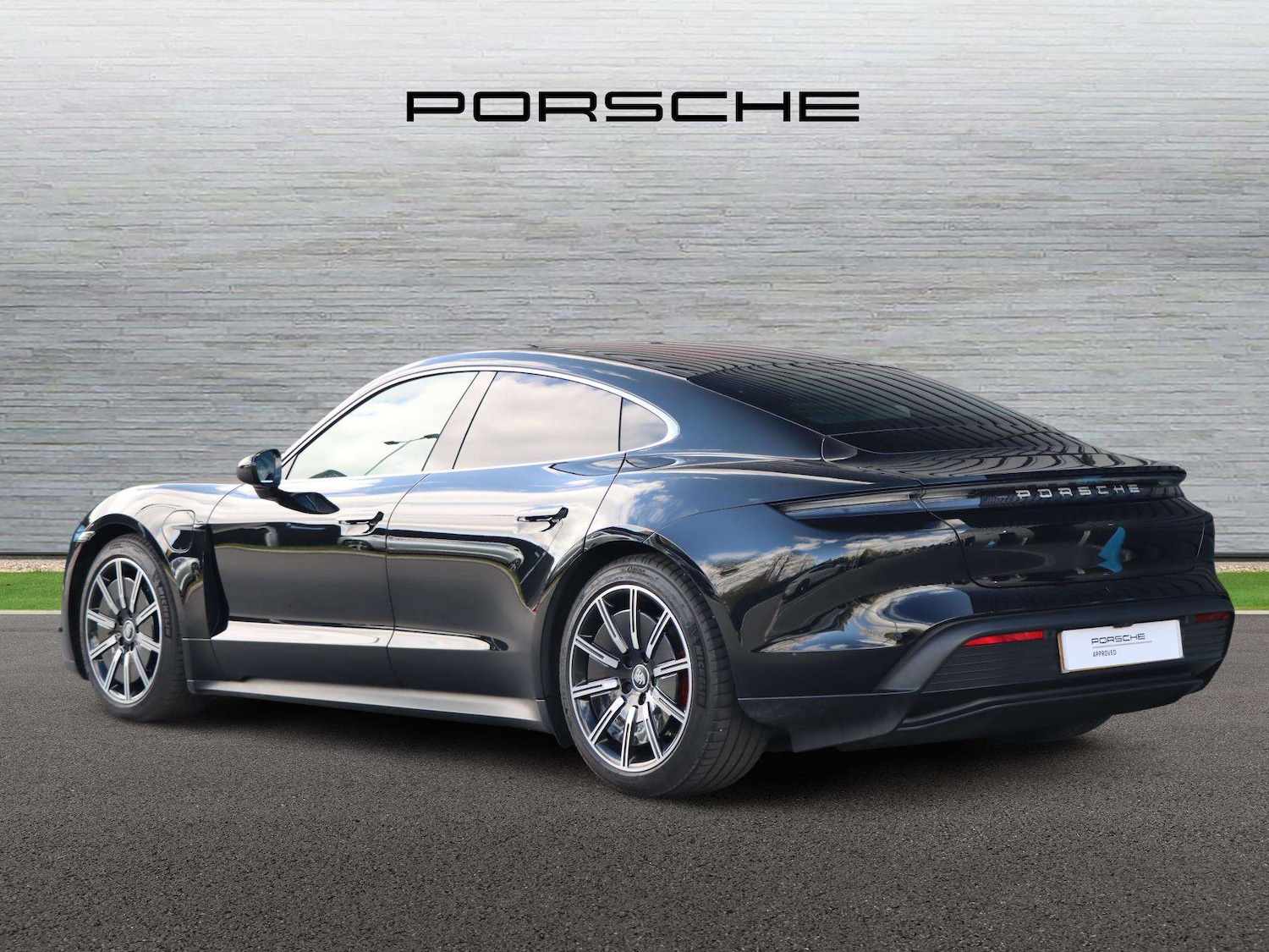 Used Porsche Taycan 2021 for sale - 78119025: Photo 4