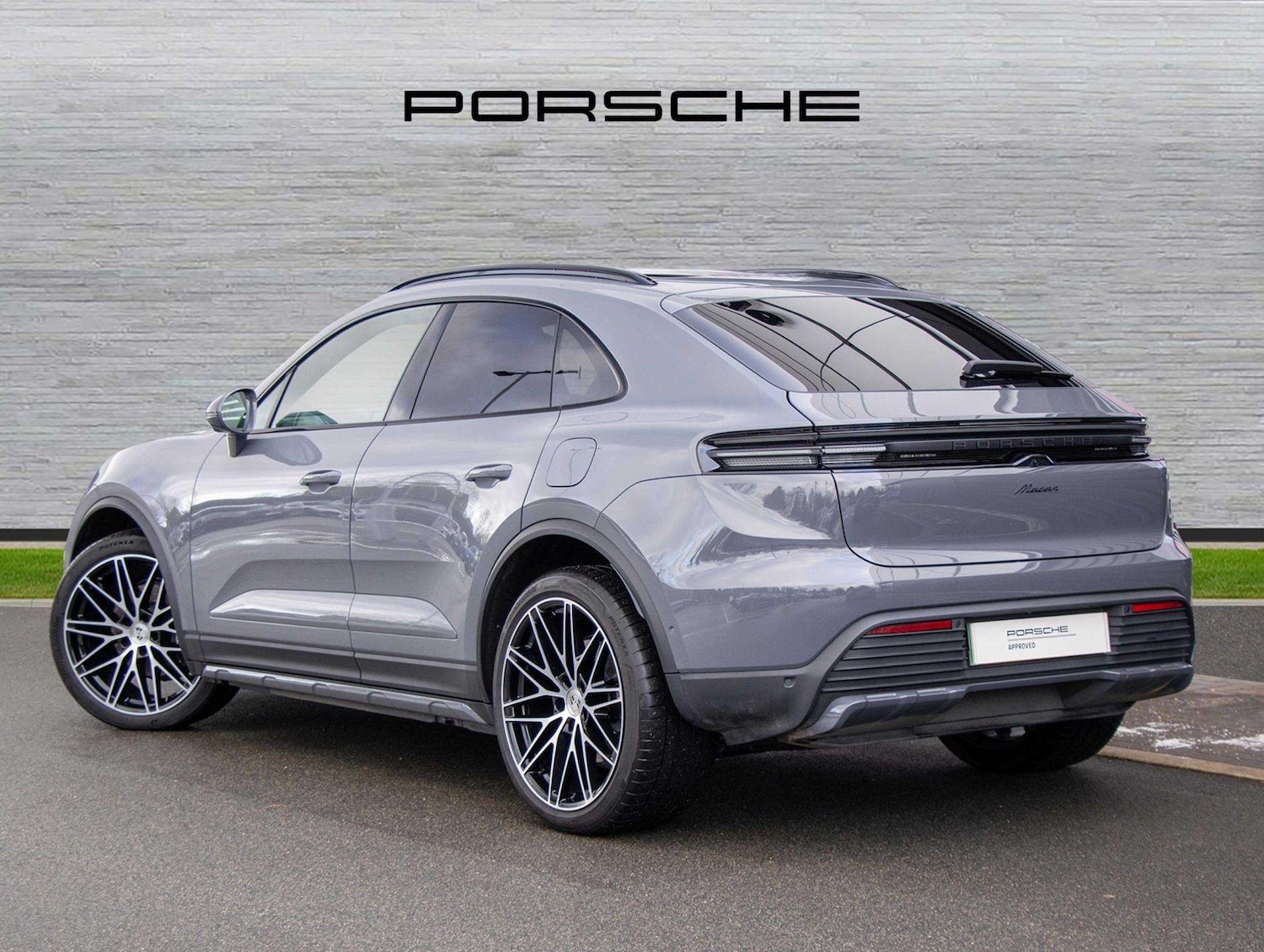 Used Porsche Macan 2025 for sale - 77726675: Photo 3
