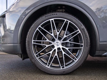 Used Porsche Macan 2025 for sale - 77726675: Photo