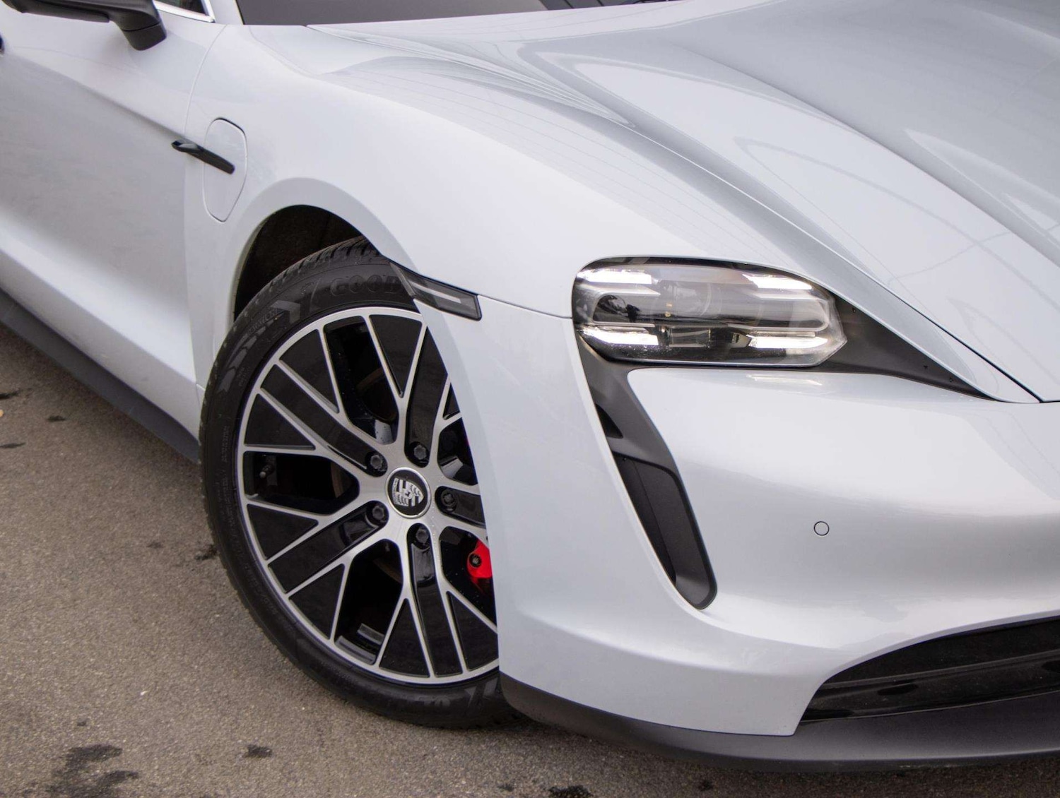 Used Porsche Taycan 2021 for sale - 77628332: Photo 33